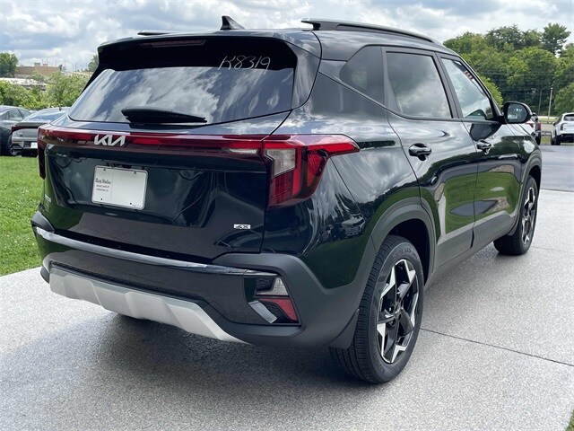 Vehicle image 5 of 25