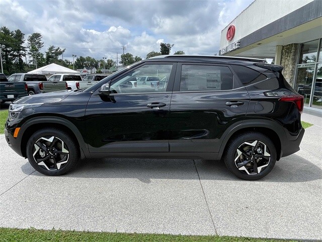 Vehicle image 8 of 25