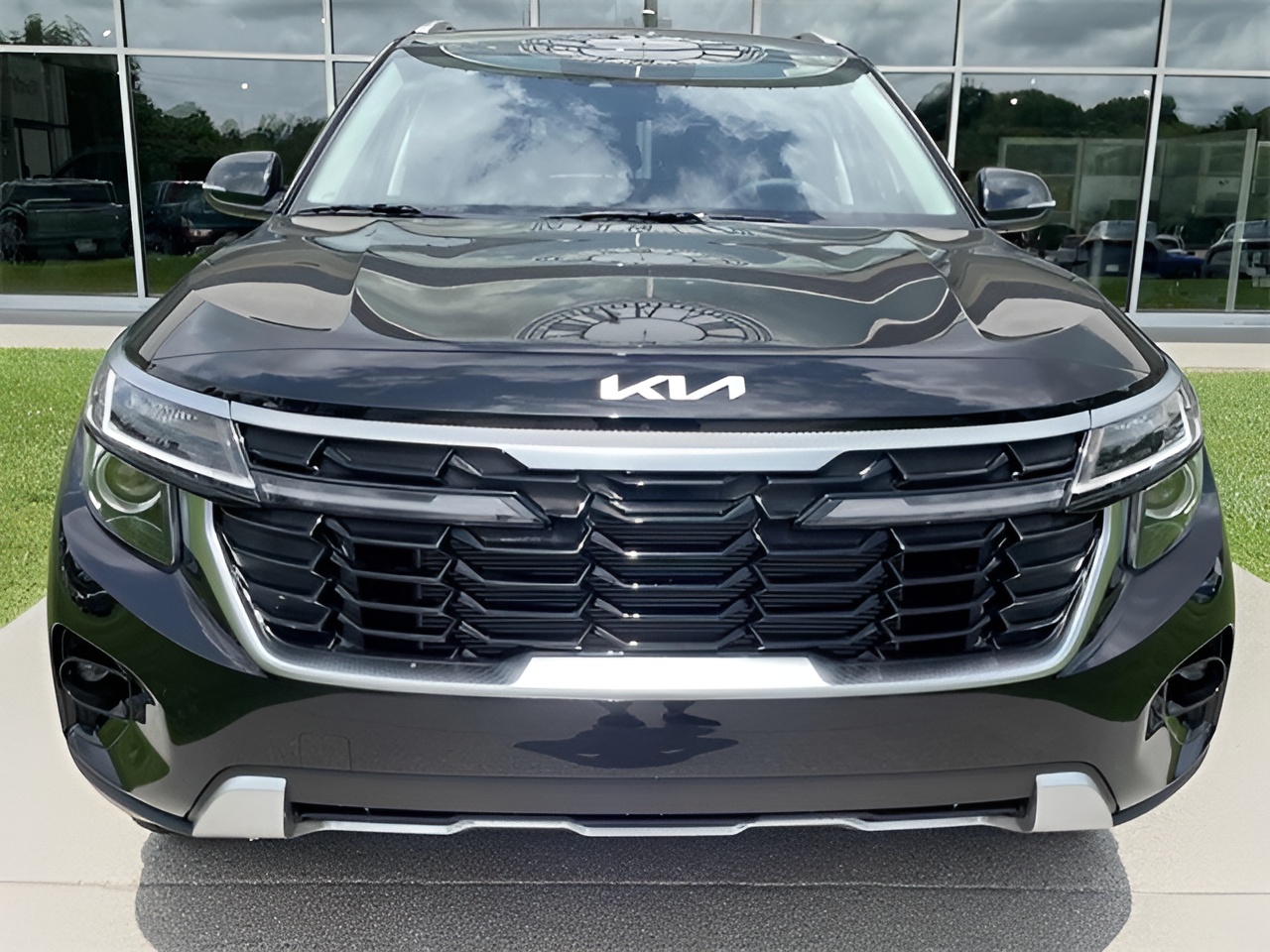 Vehicle image 21 of 25