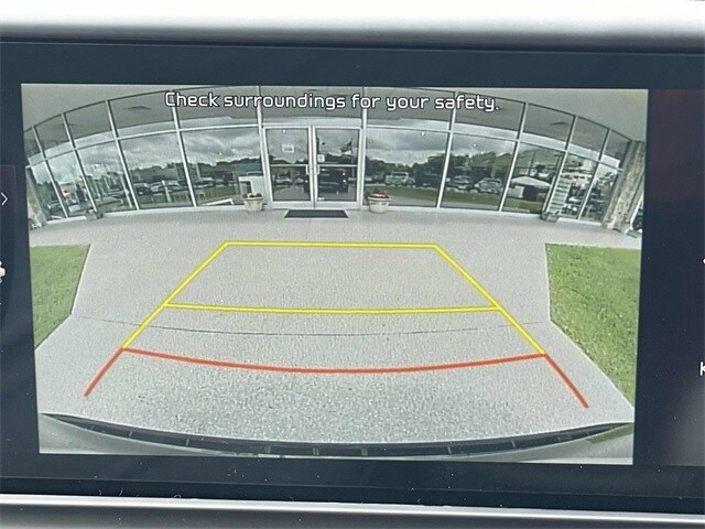 Vehicle image 16 of 25