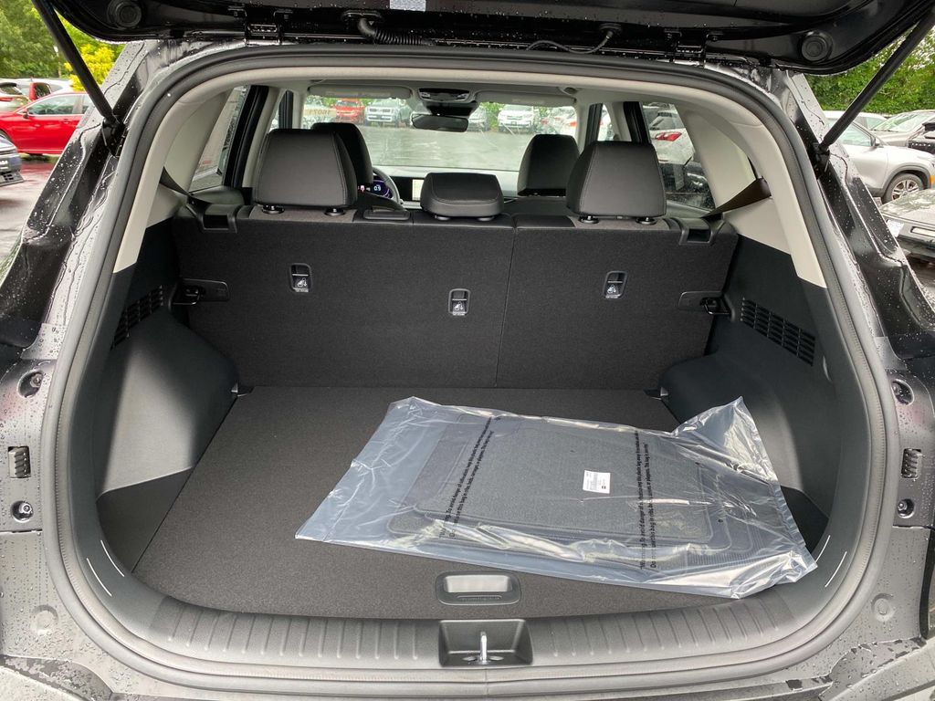 Vehicle image 6 of 14
