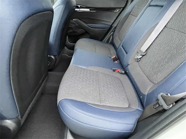 Vehicle image 10 of 20