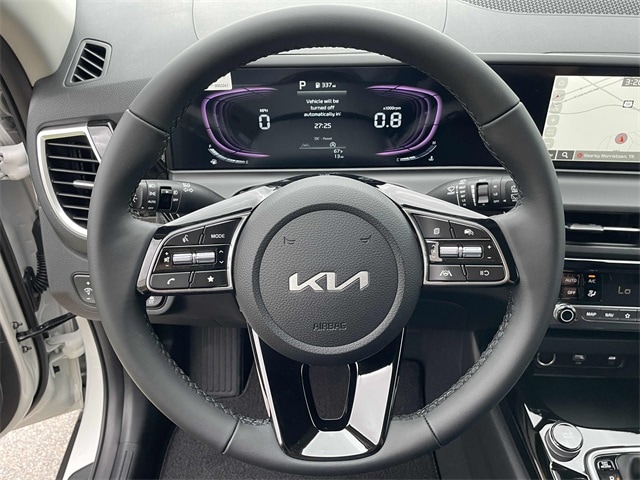 Vehicle image 18 of 20