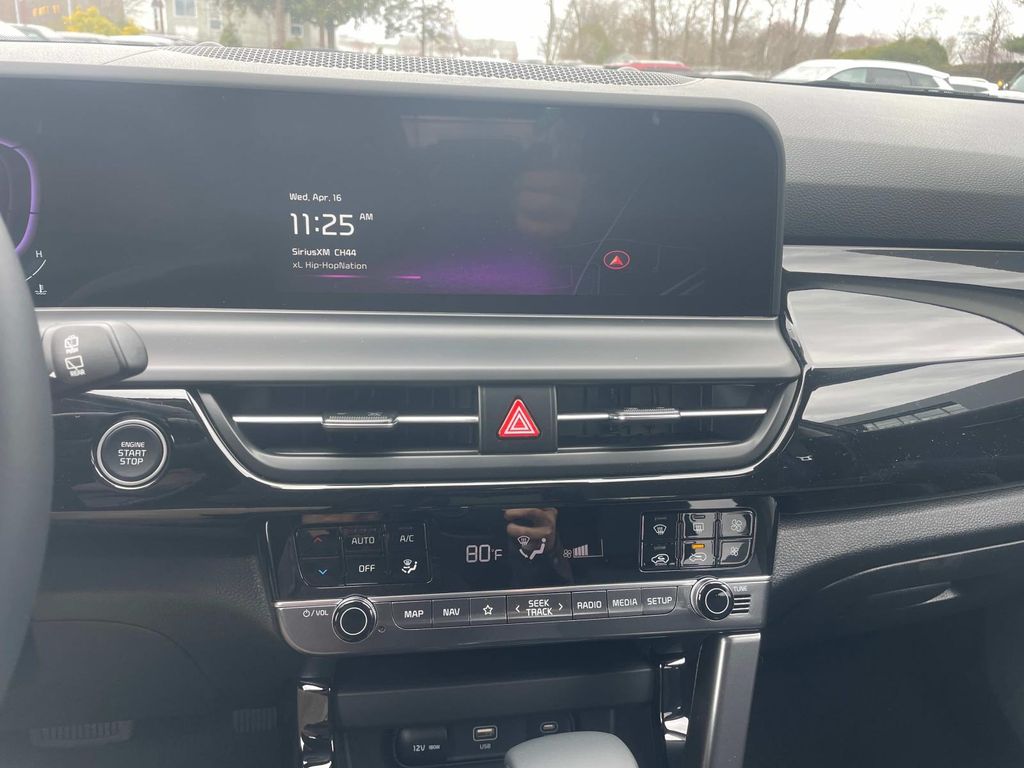 Vehicle image 9 of 13