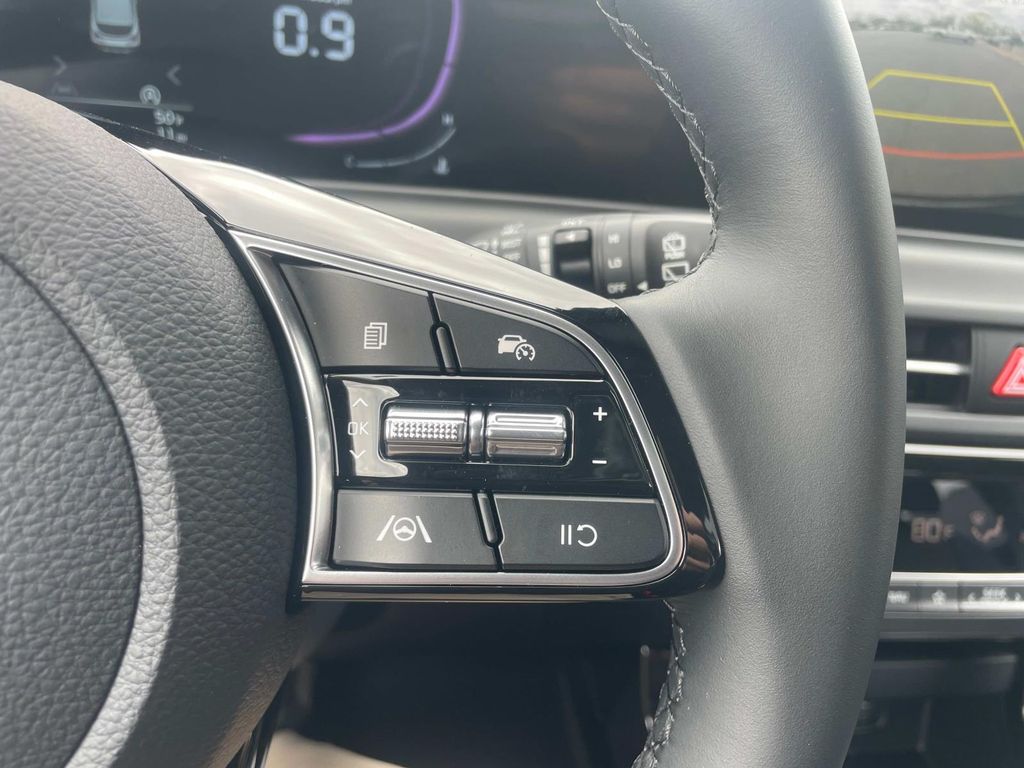 Vehicle image 12 of 13