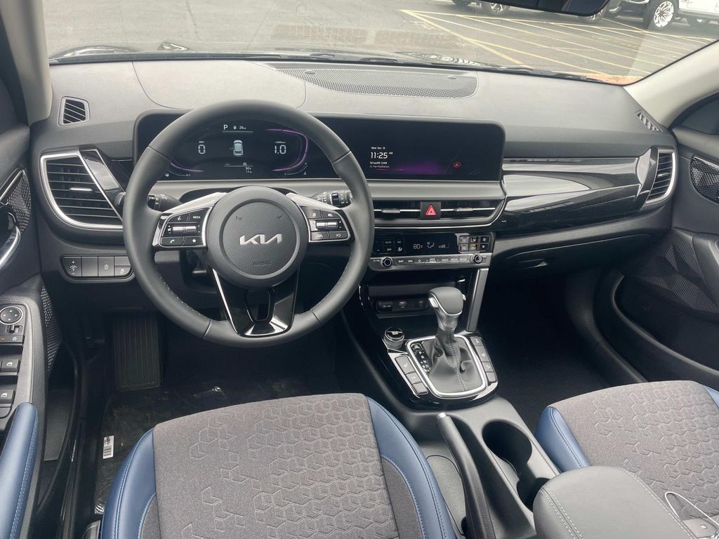 Vehicle image 6 of 13