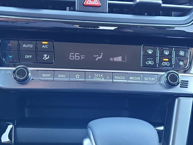 Vehicle image 22 of 27