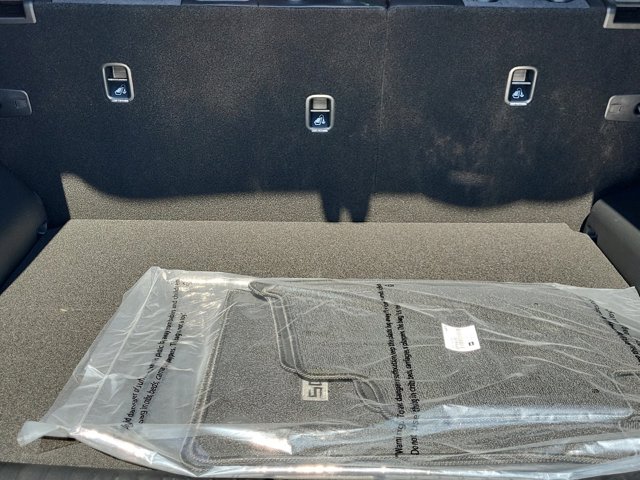 Vehicle image 14 of 27
