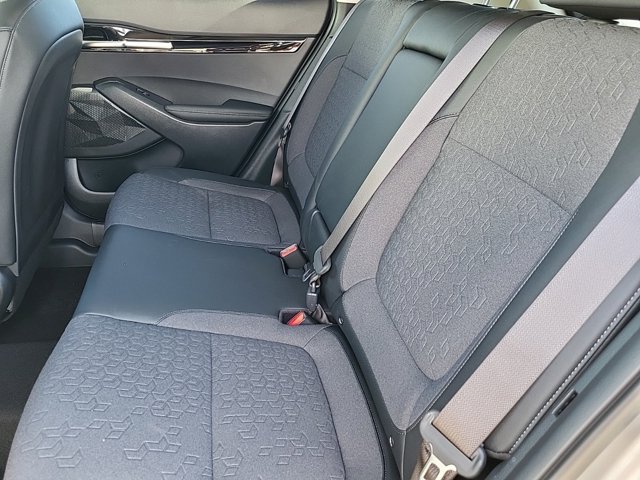 Vehicle image 12 of 27