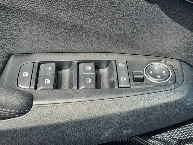 Vehicle image 7 of 27