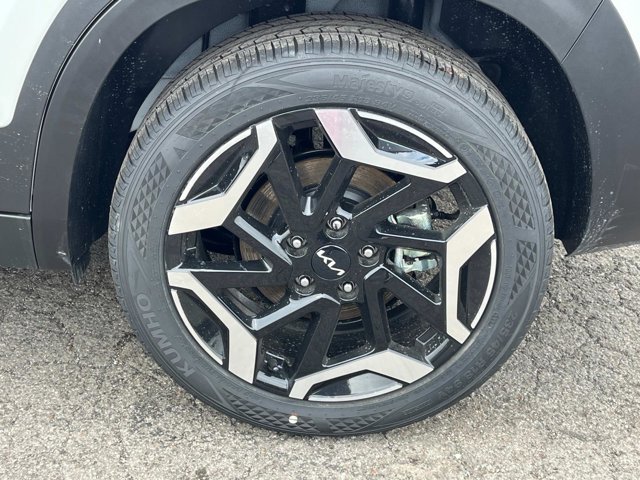 Vehicle image 11 of 38