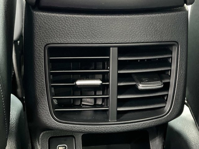 Vehicle image 19 of 38