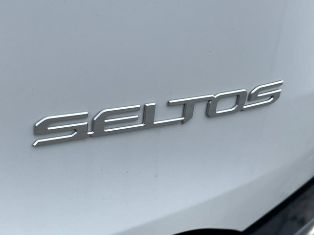 Vehicle image 10 of 38