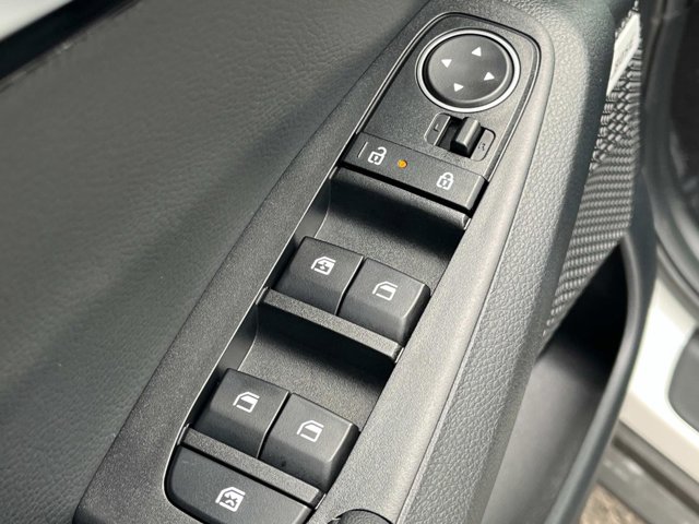 Vehicle image 24 of 38