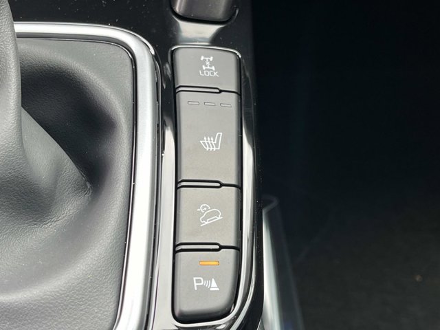 Vehicle image 32 of 38