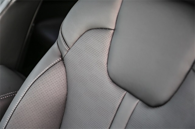 Vehicle image 20 of 26