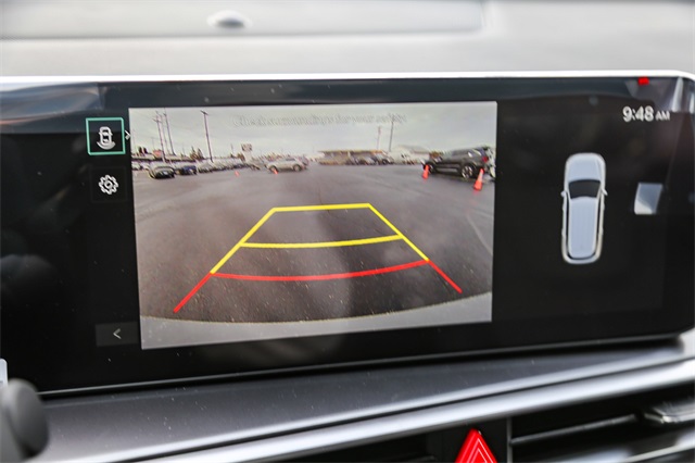 Vehicle image 24 of 26