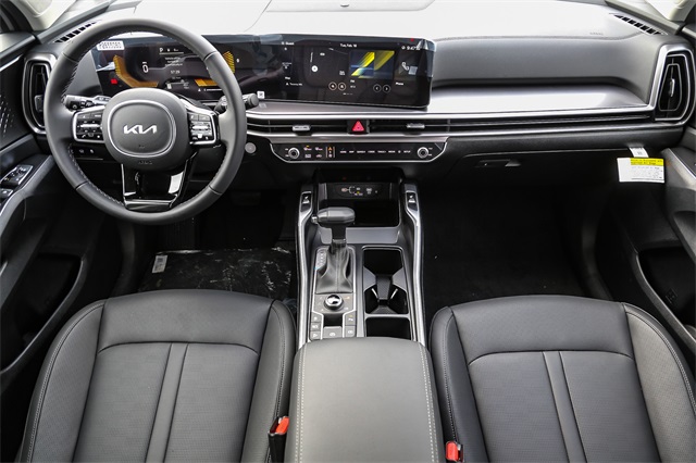 Vehicle image 13 of 26