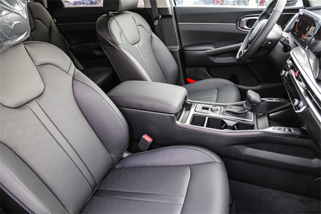 Vehicle image 15 of 26