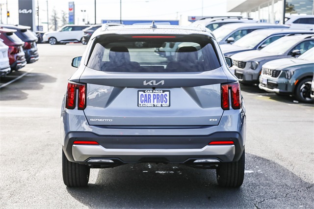 Vehicle image 4 of 26