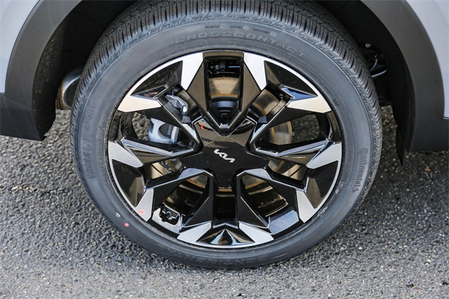 Vehicle image 11 of 26