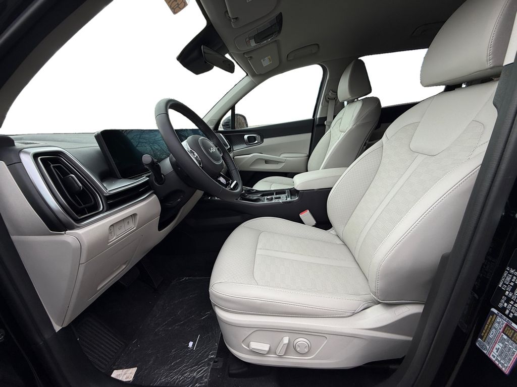 2025 Kia Sorento EX Image 28 of 30