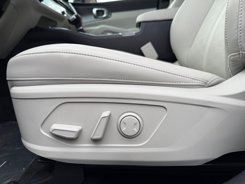 2025 Kia Sorento EX Image 26 of 30