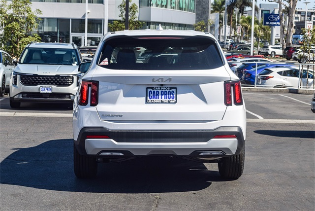 Vehicle image 4 of 28