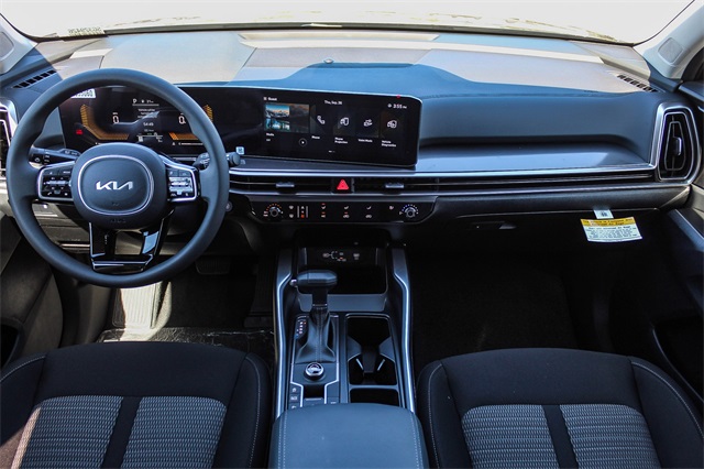 Vehicle image 13 of 28