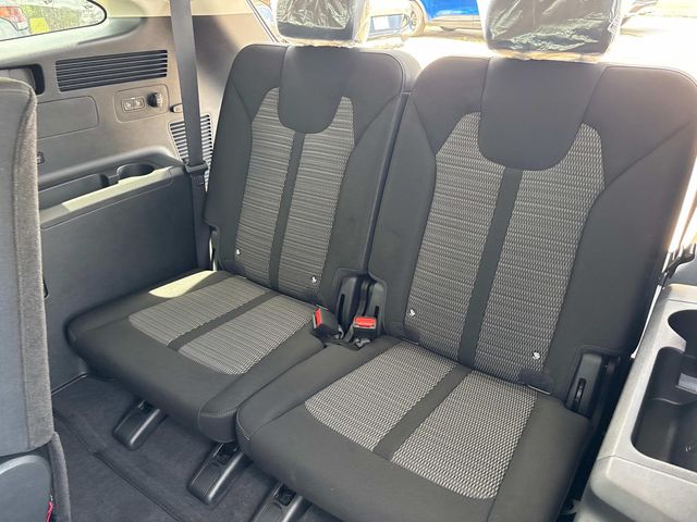2025 Kia Sorento LX Image 12 of 30