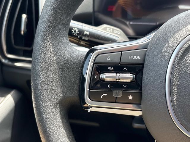2025 Kia Sorento LX Image 28 of 30