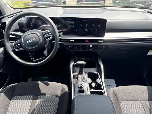 2025 Kia Sorento LX Image 17 of 30