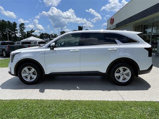 Vehicle image 8 of 20