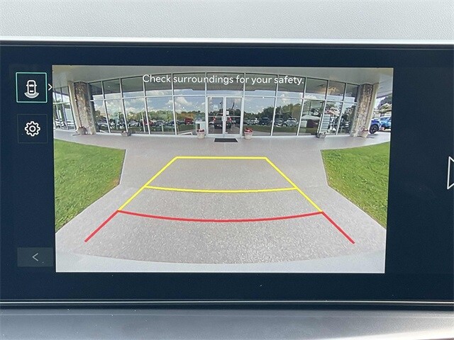 Vehicle image 17 of 20