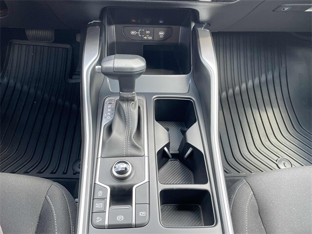 Vehicle image 18 of 20
