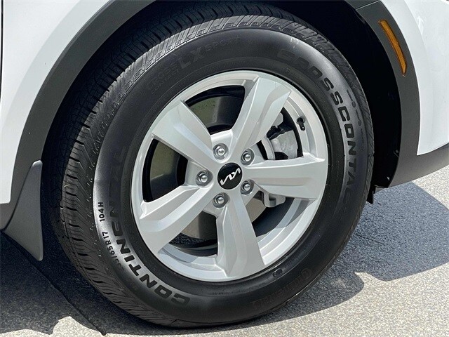 Vehicle image 9 of 20