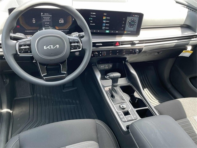 Vehicle image 13 of 20