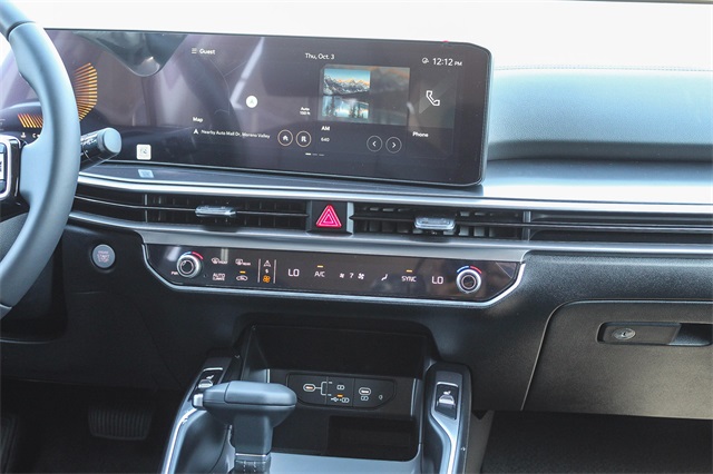 Vehicle image 14 of 28