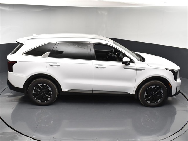 Vehicle image 10 of 50