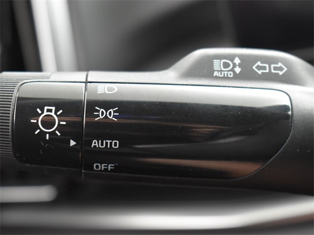 Vehicle image 47 of 50