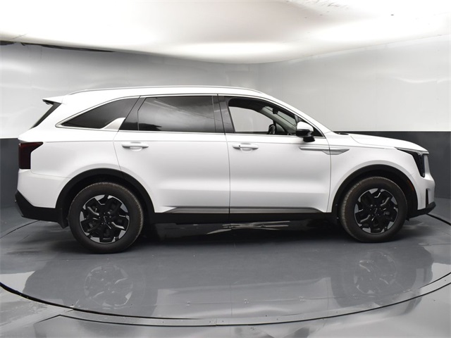 Vehicle image 11 of 50