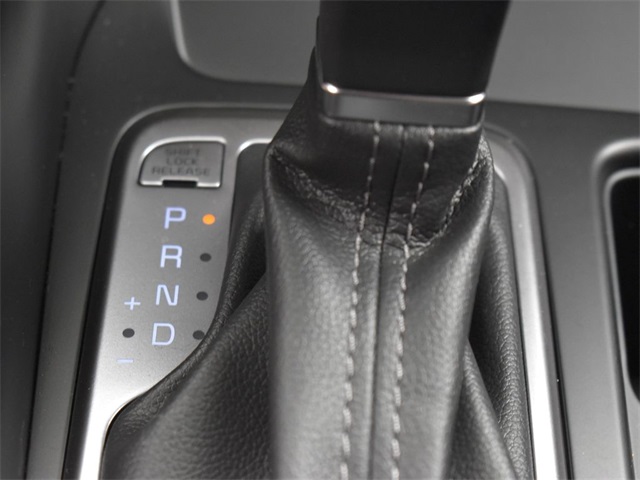 Vehicle image 40 of 50