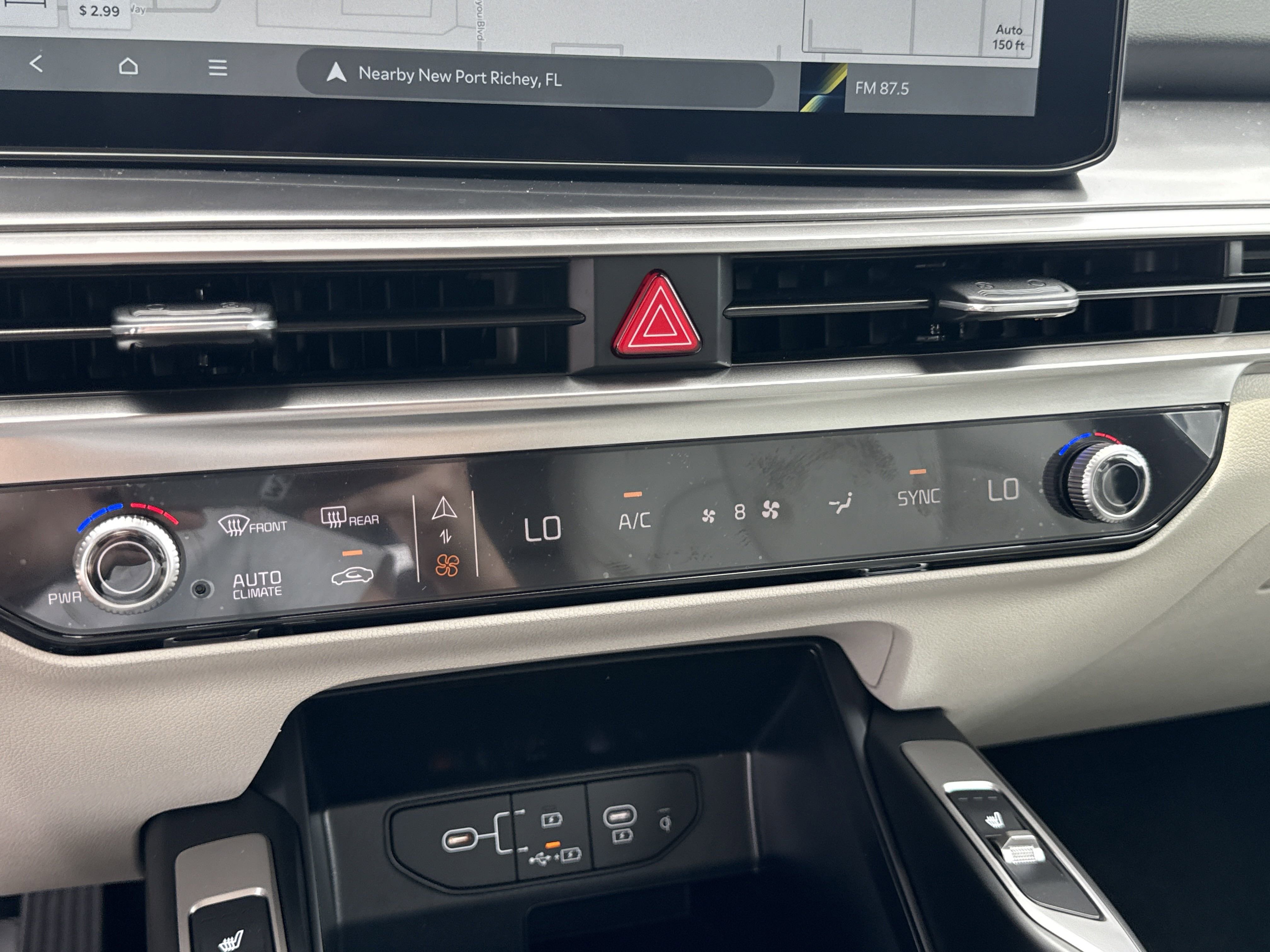 Vehicle image 22 of 34