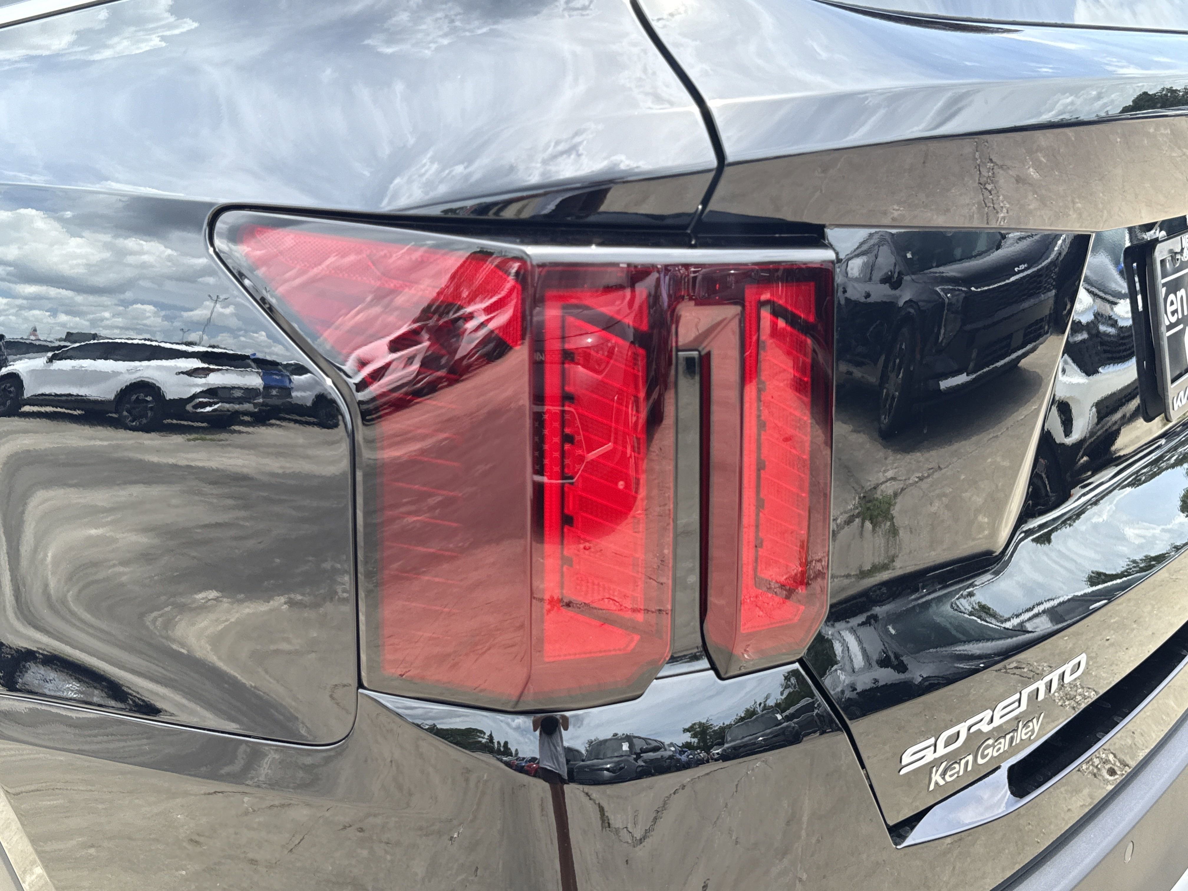 Vehicle image 33 of 34