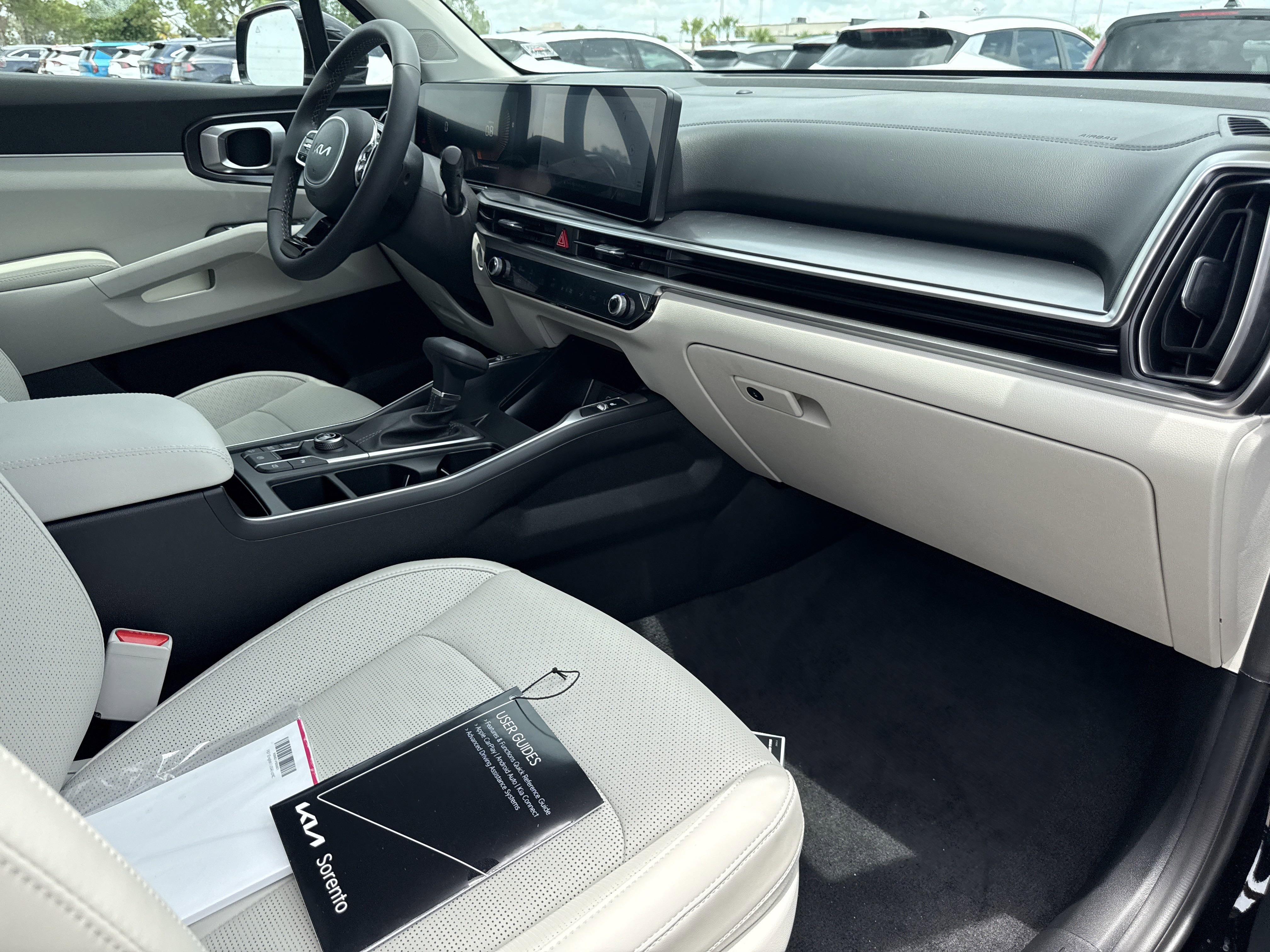 Vehicle image 14 of 34