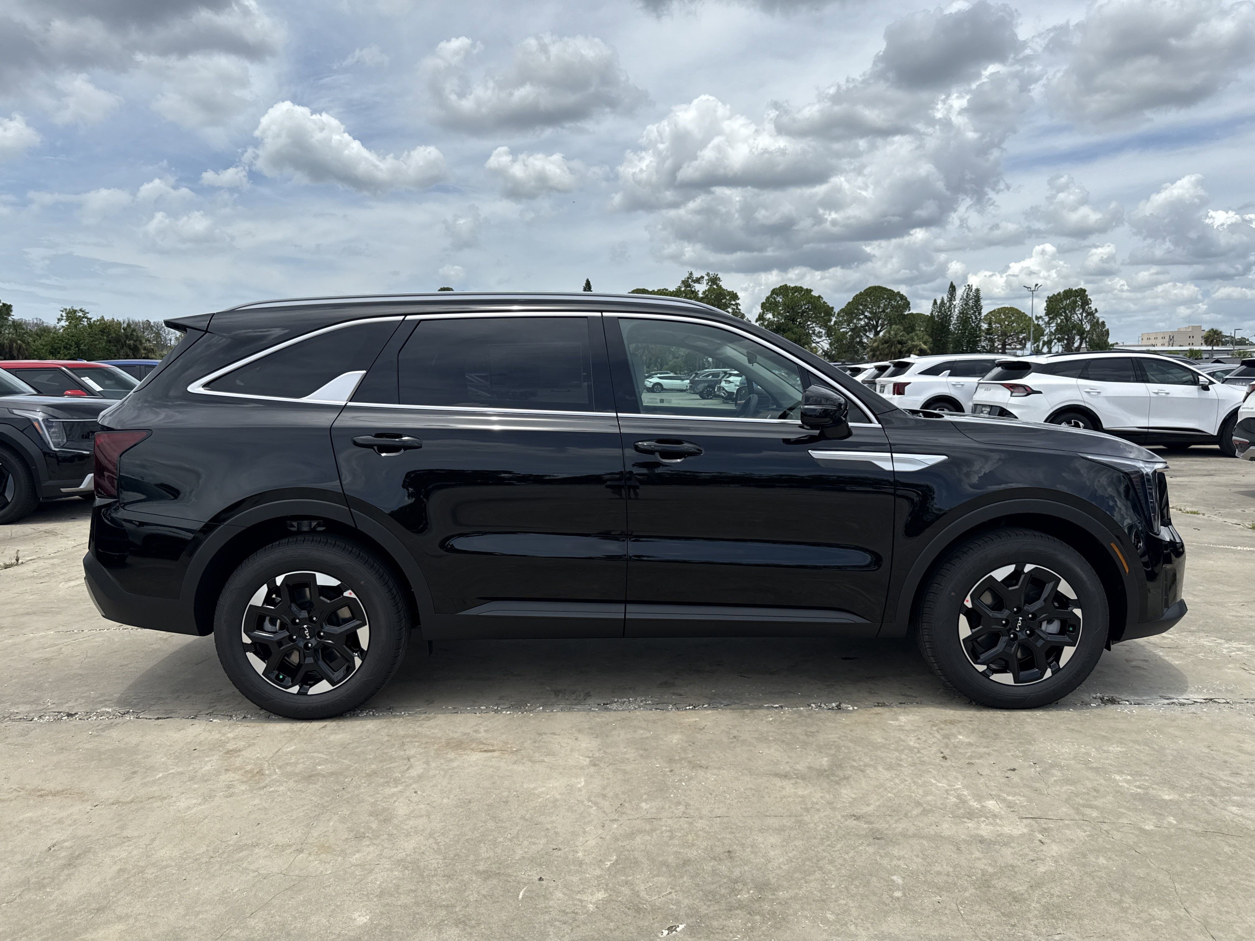 Vehicle image 5 of 34