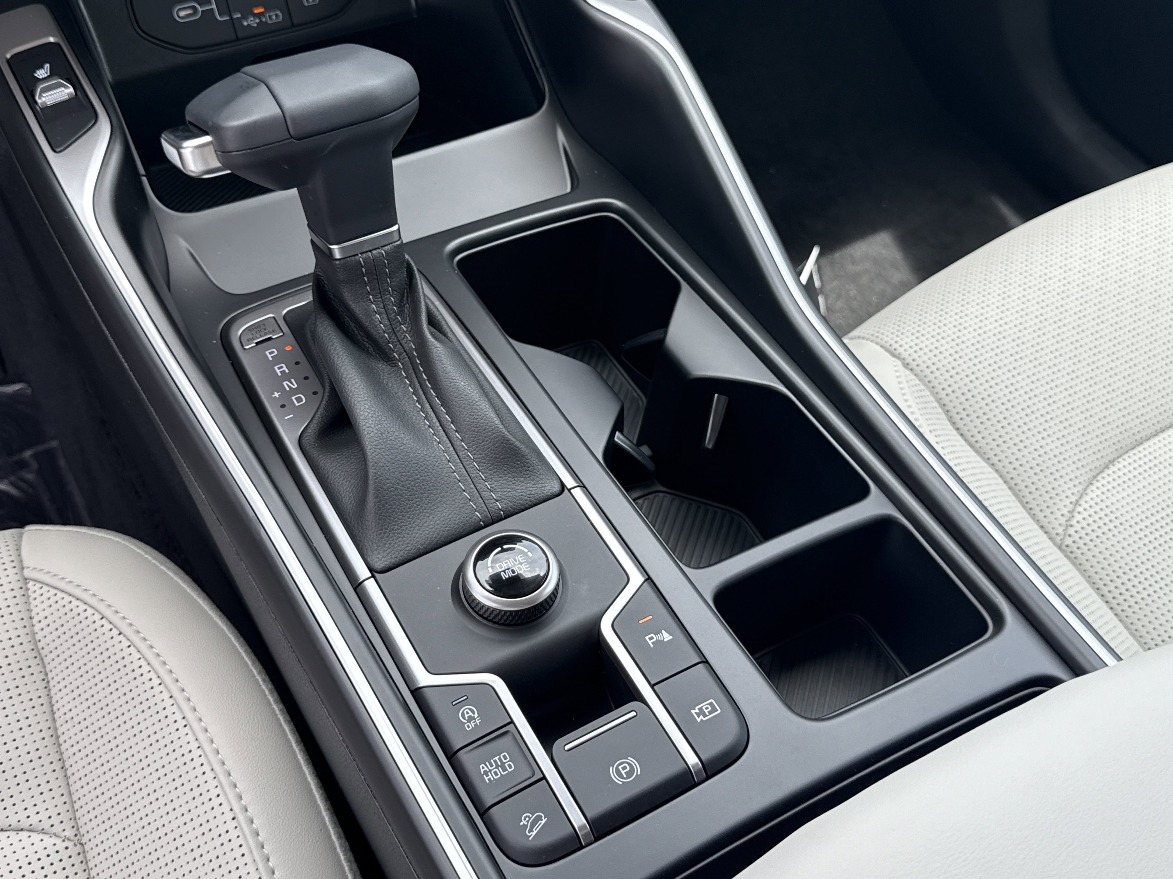 Vehicle image 23 of 34