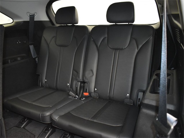 Vehicle image 31 of 49