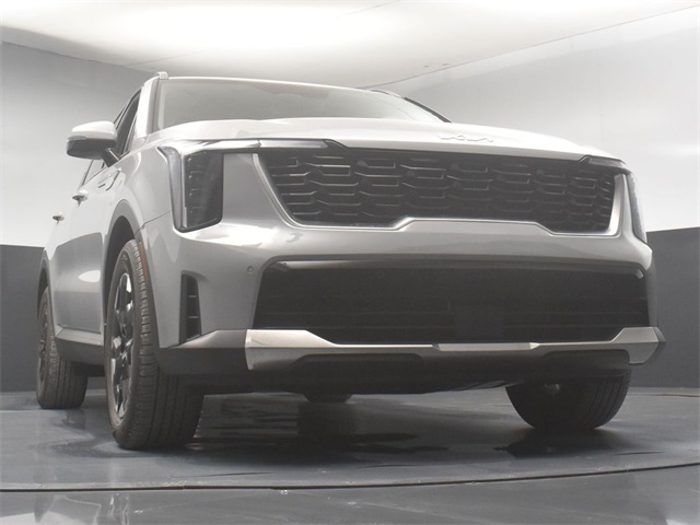 Vehicle image 10 of 49