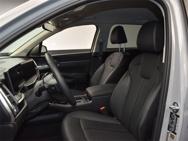 Vehicle image 28 of 49